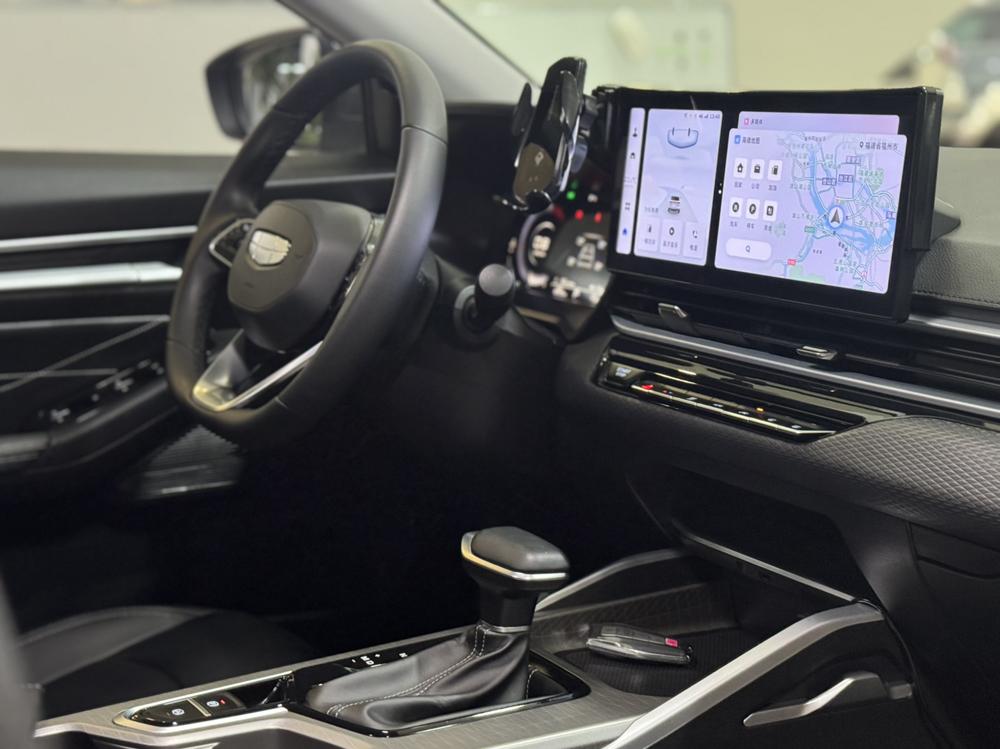 GEELY Emgrand 2025 car image #7
