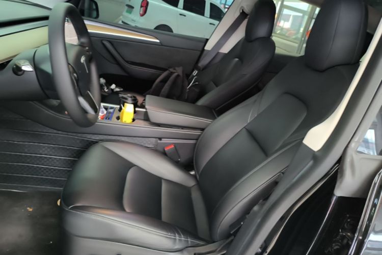 Tesla Model Y 2022 car image #19