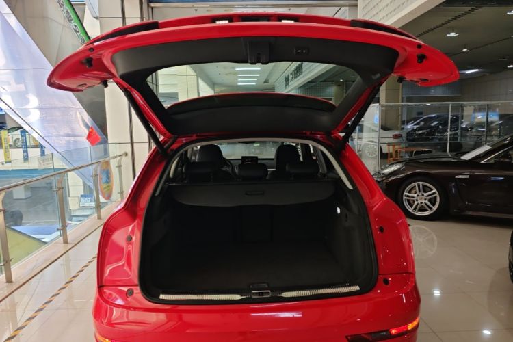 Audi Q3 2017 car image #21