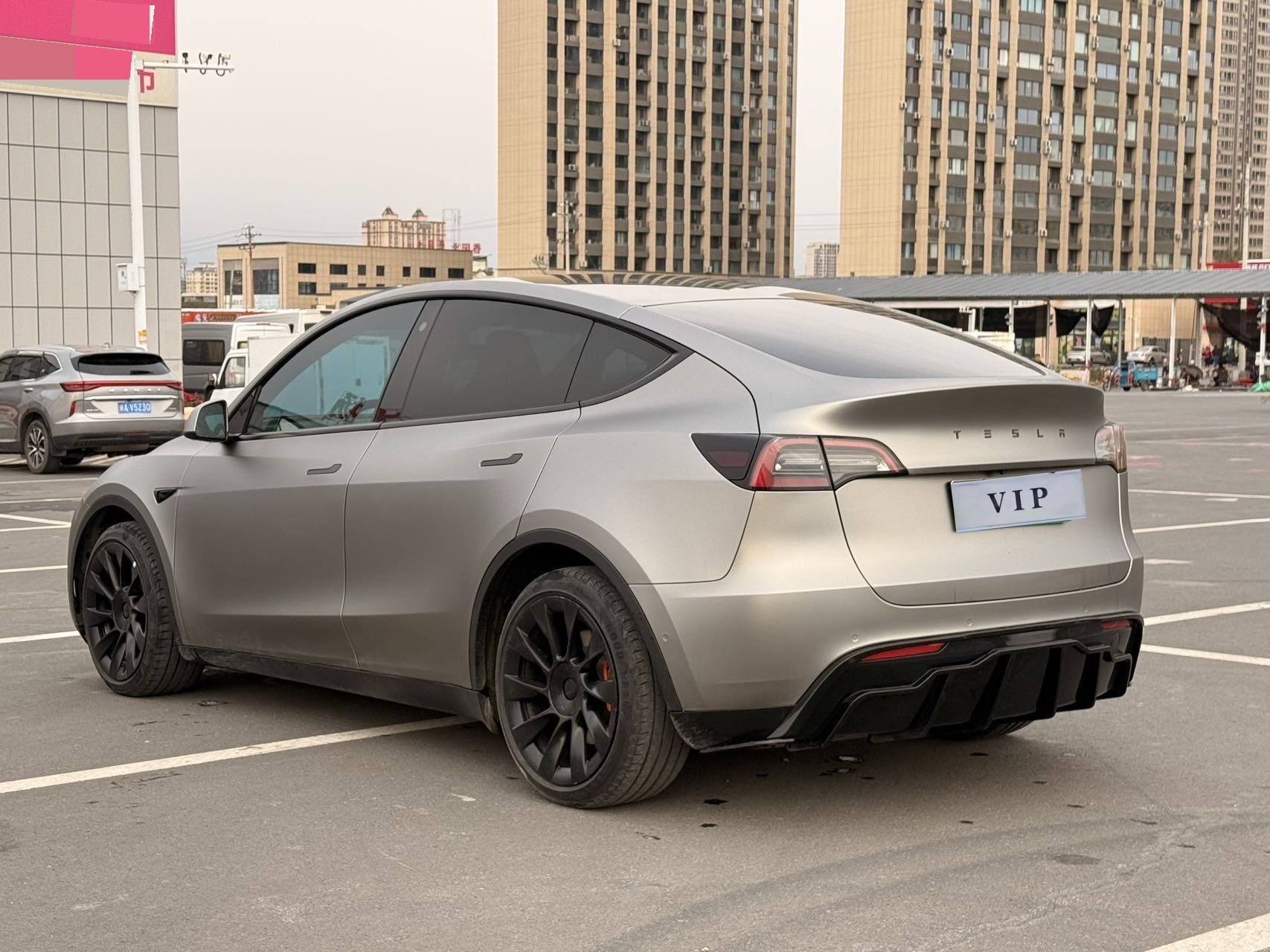 Tesla Model Y 2021 #4 Tesla Model Y 2021 car image #4