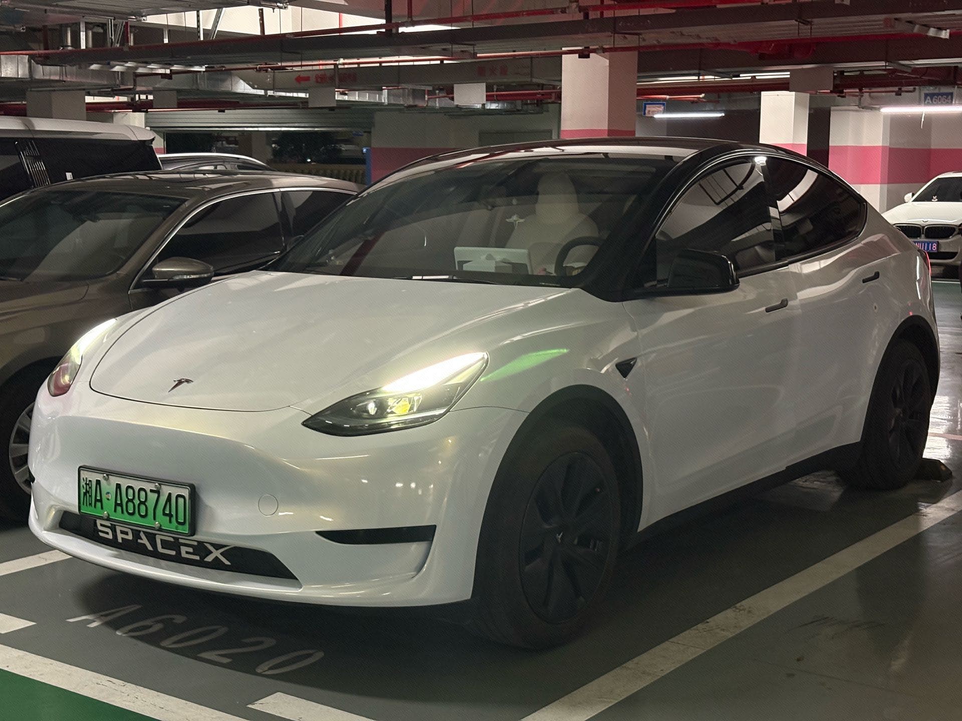 Tesla Model Y 2024 Tesla Model Y 2024 immagine di auto