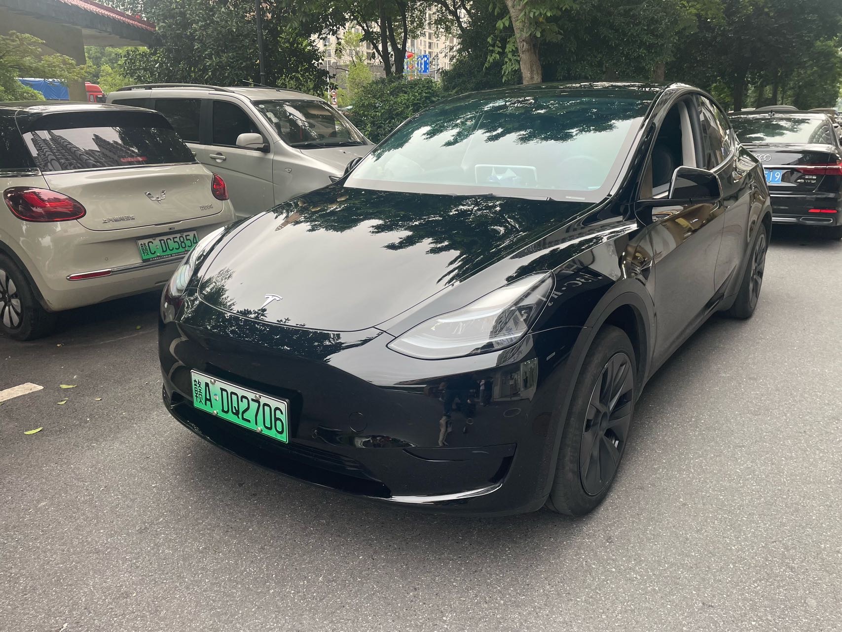 Tesla Model Y 2024 car image #2