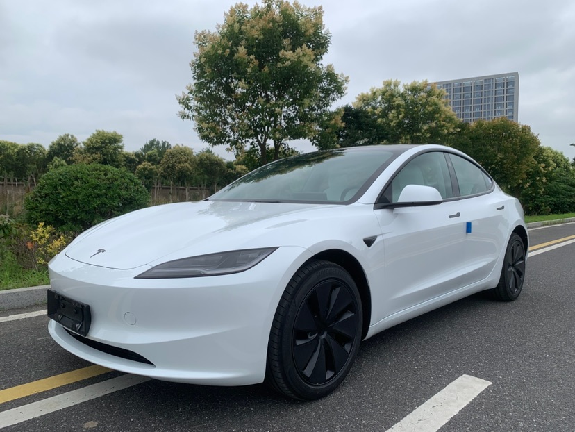 Tesla Model 3 2026 car image 