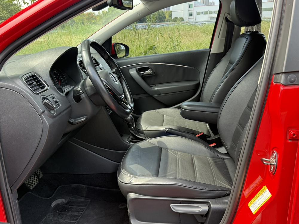 Volkswagen Polo 2015 #13 Volkswagen Polo 2015 car image #13