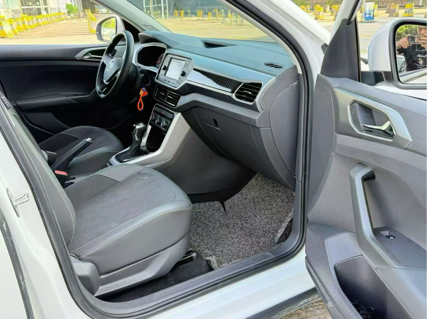 Volkswagen T-Cross 2020 #8 Volkswagen T-Cross 2020 car image #8