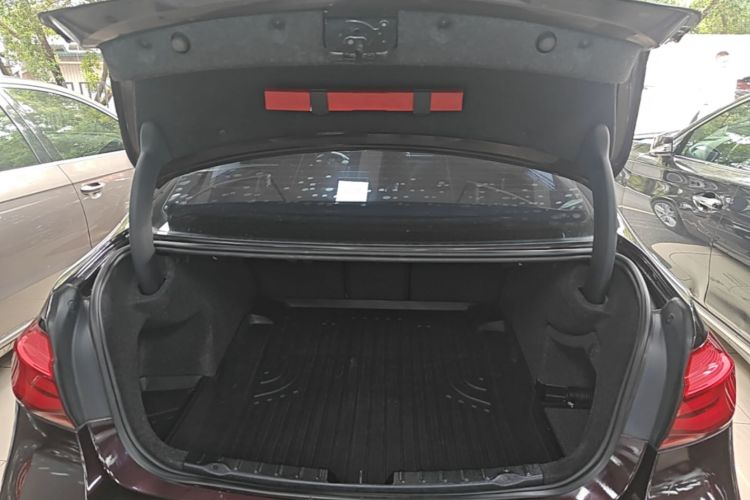 BMW 3 Series 2017 car image #19