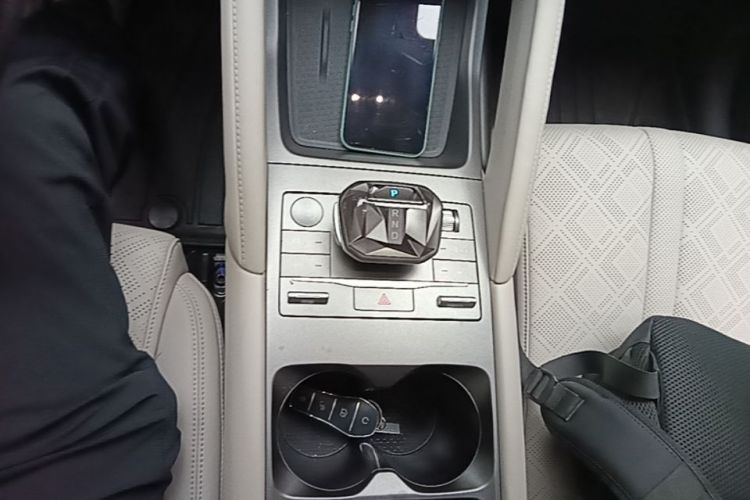 BYD YuanUP 2024 #18 BYD YuanUP 2024 car image #18