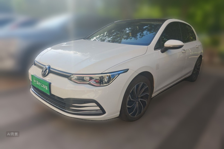 Volkswagen Golf 2021 car image #2