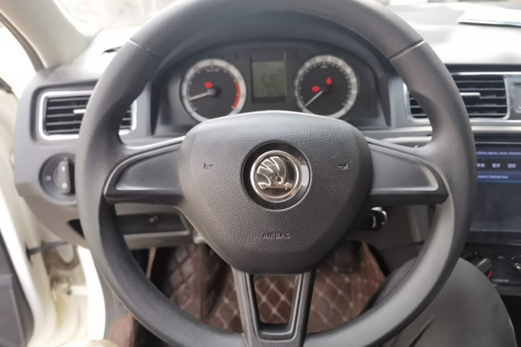 Skoda Rapid 2019 #11 Skoda Rapid 2019 car image #11