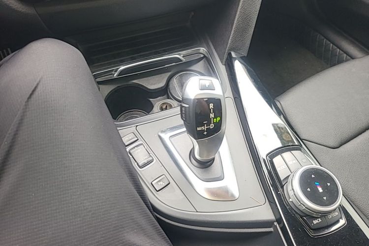 BMW 3 Series 2017 #14 BMW 3 Series 2017 car image #14