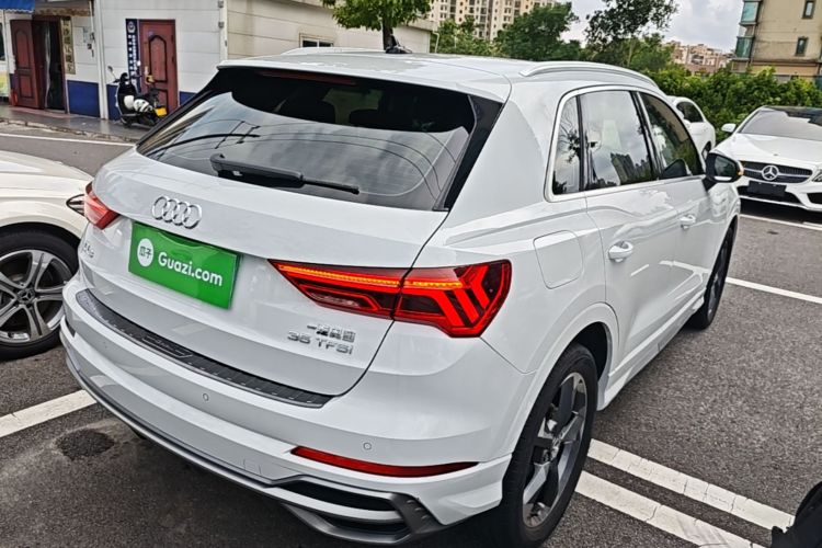 Audi Q3 2020 car image #7