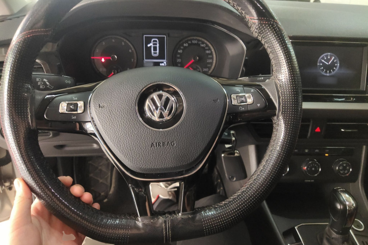 Volkswagen Lavida 2018 car image #11