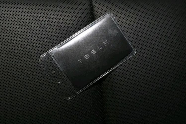 Tesla Model Y 2025 car image #9