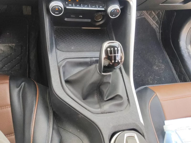 GEELY Coolray 2023 car image #15