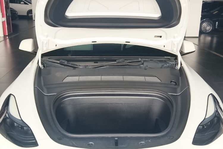 Tesla Model Y 2022 #20 Tesla Model Y 2022 car image #20