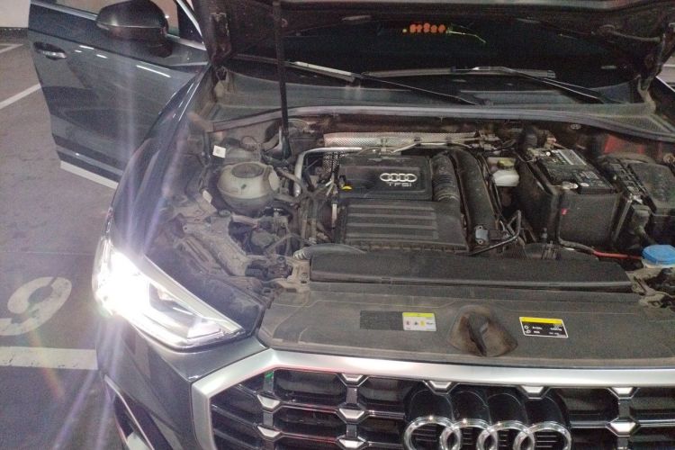Audi Q3 2021 car image #24