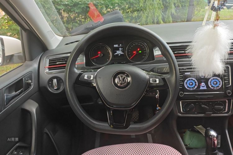 Volkswagen Santana 2017 car image #12