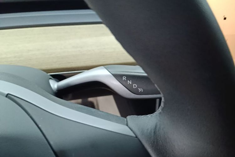 Tesla Model Y 2023 #18 Tesla Model Y 2023 car image #18