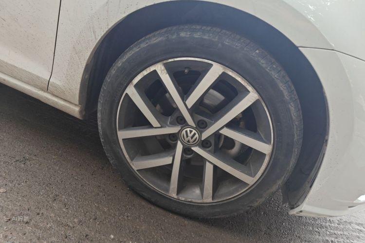 Volkswagen Golf 2020 car image #9