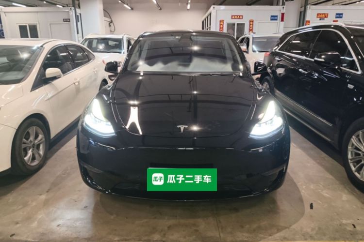 Tesla Model Y 2023 #3 Tesla Model Y 2023 car image #3