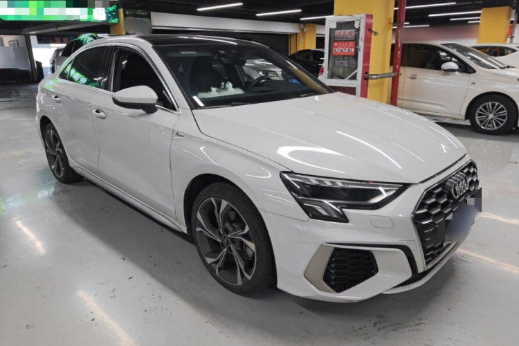 Audi A3 2023 immagine di auto #4
