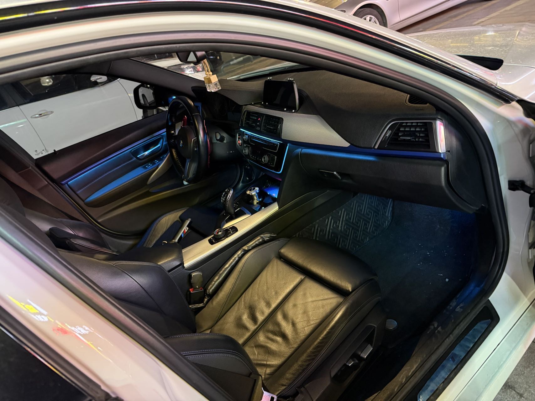 BMW 3 Series 2019 #11 BMW 3 Series 2019 car image #11