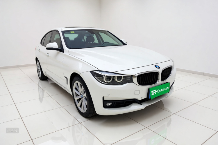 BMW 3 Series GT 2019 immagine di auto #4