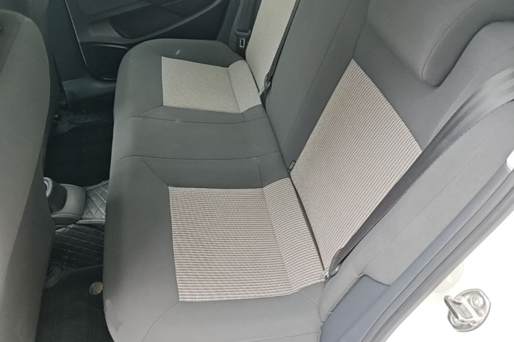 Volkswagen Polo 2016 car image #17