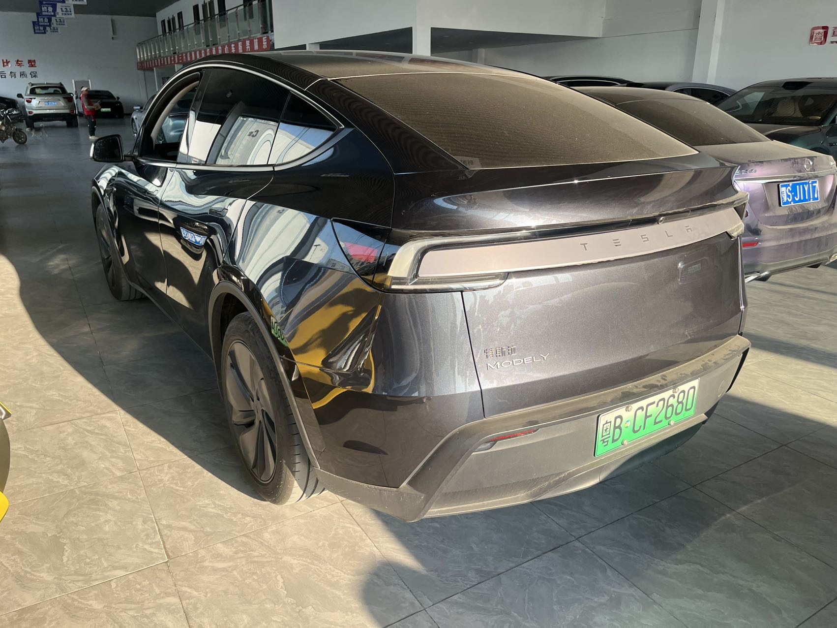 Tesla Model Y 2025 #7 Tesla Model Y 2025 car image #7