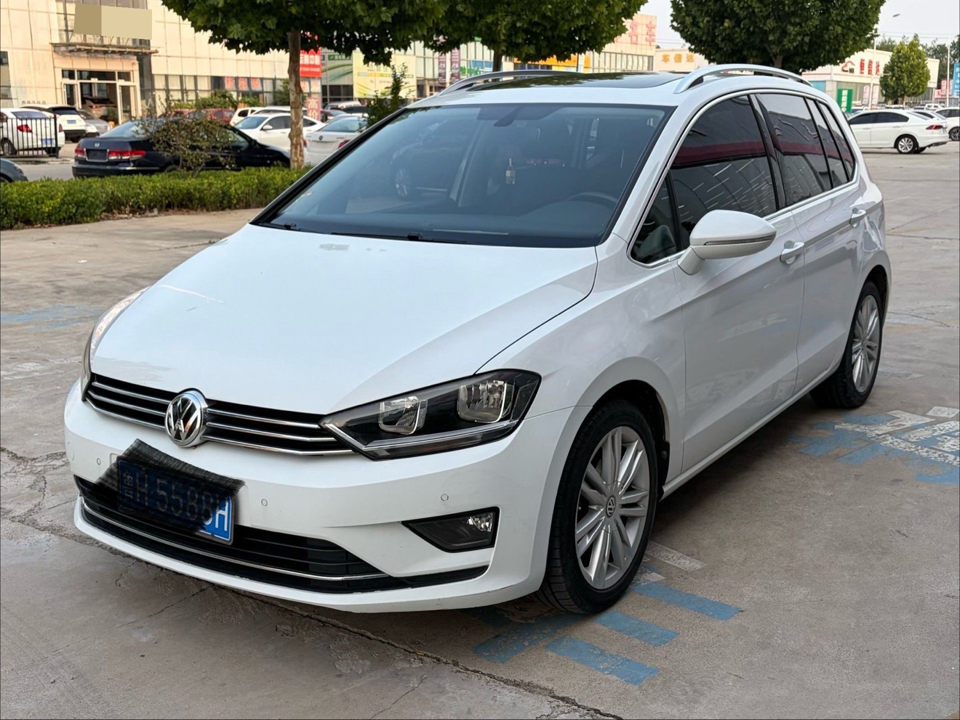 Volkswagen Golf Sportsvan 2017 car image 