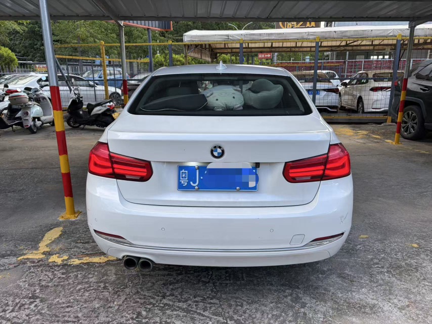 BMW 3 Series 2018 #5 BMW 3 Series 2018 car image #5