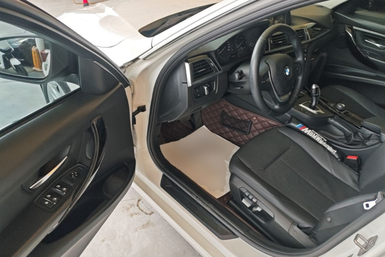BMW 3 Series 2016 car image #16