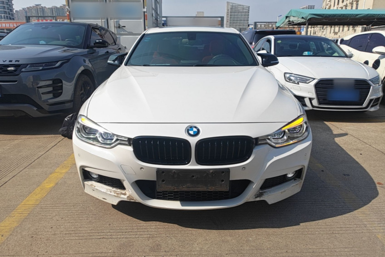 BMW 3 Series 2018 صورة سيارة #3