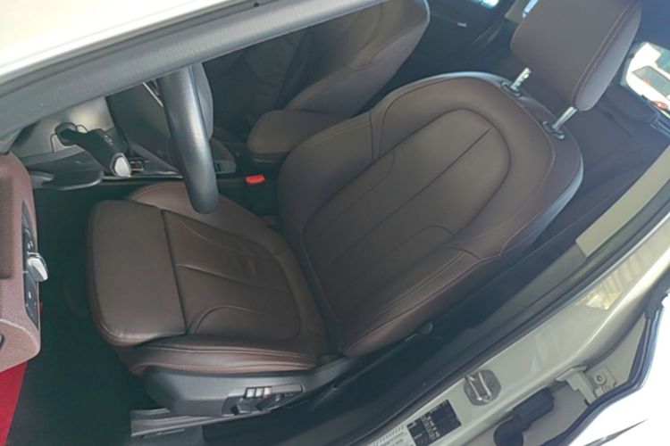 BMW X1 2019 imagen de coche #15