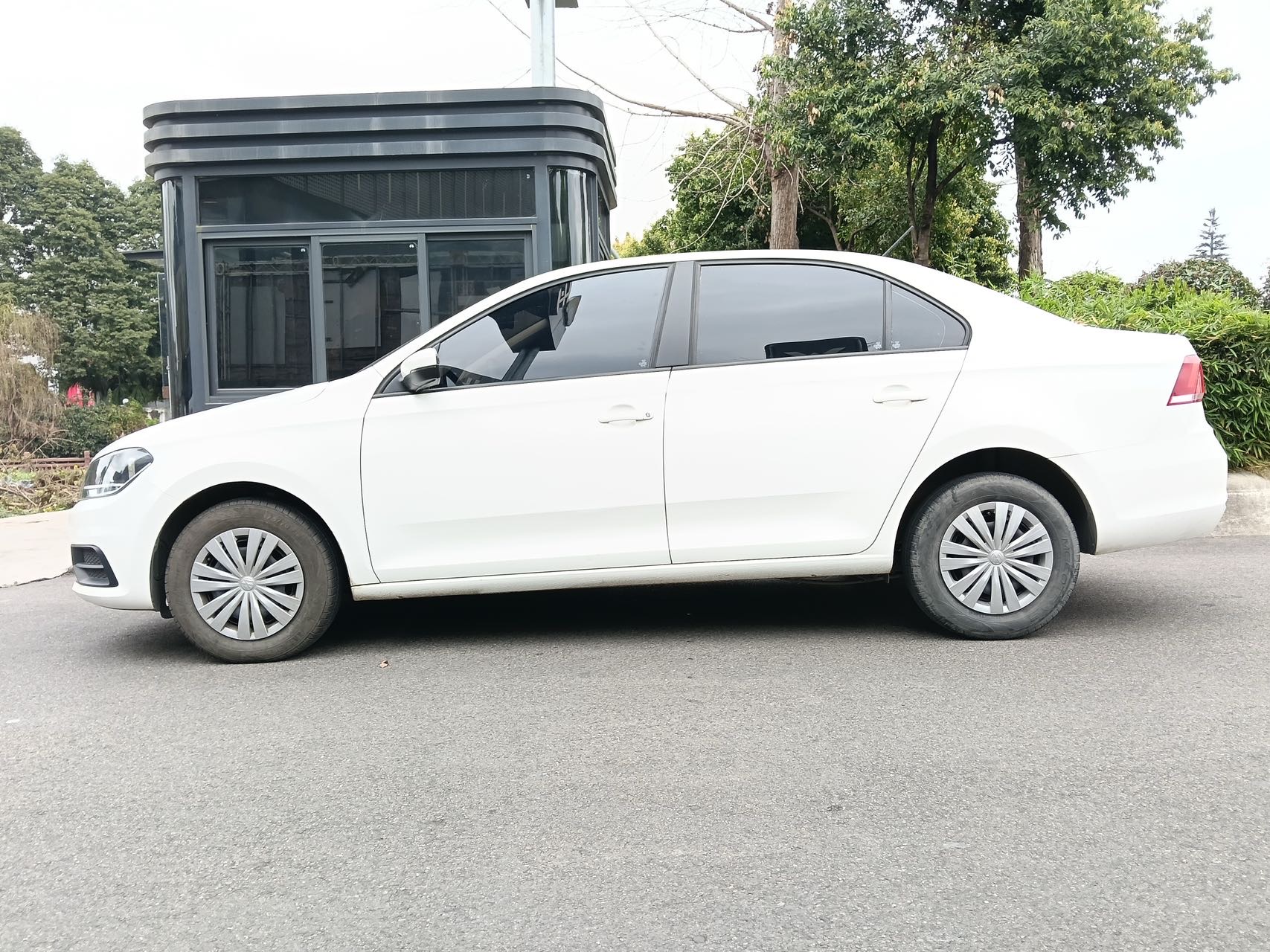 Volkswagen Santana 2022 car image #3