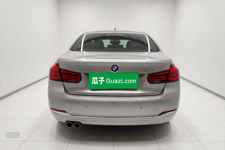 BMW 3 Series 2018 car image #6