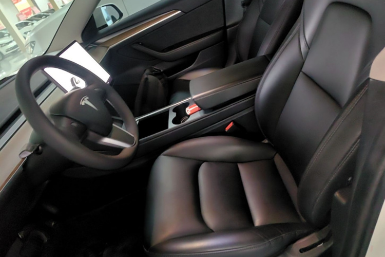 Tesla Model 3 2021 car image #19