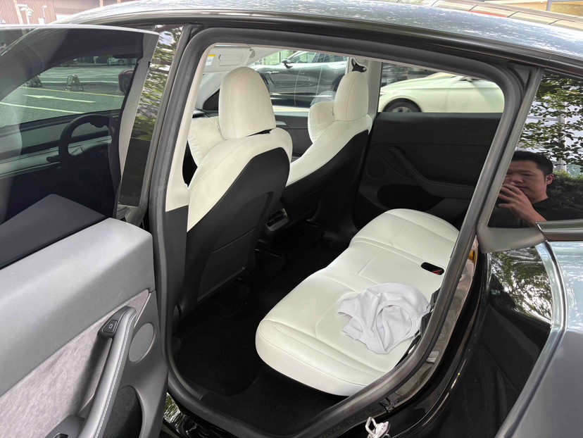 Tesla Model Y 2023 #4 Tesla Model Y 2023 car image #4
