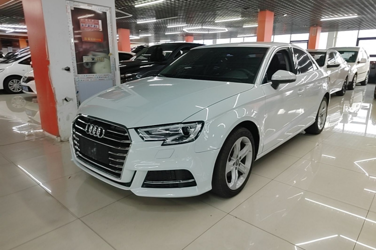 Audi A3 2019 car image #2