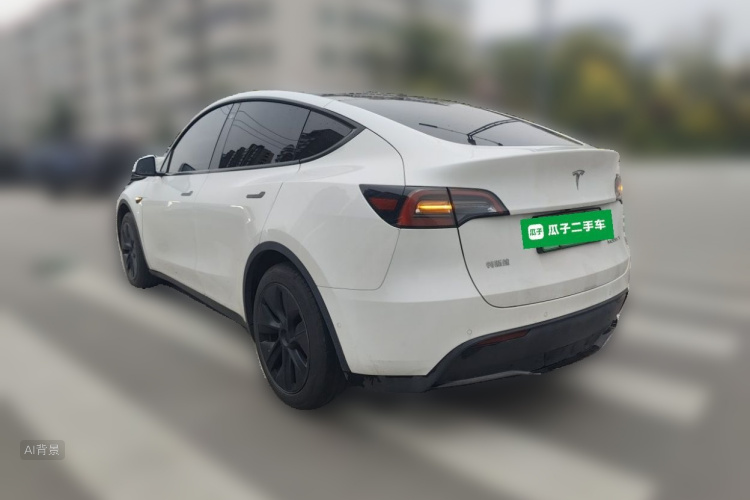 Tesla Model Y 2023 #5 Tesla Model Y 2023 car image #5