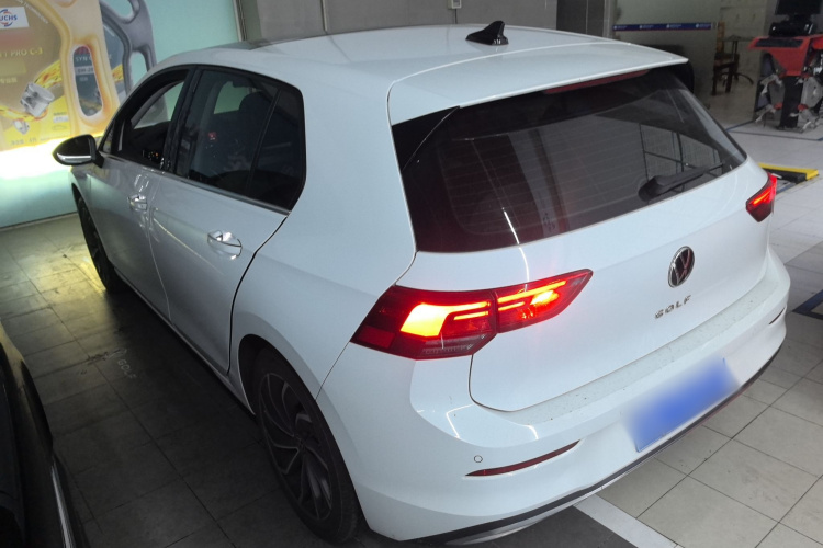 Volkswagen Golf 2022 imagen de coche #5