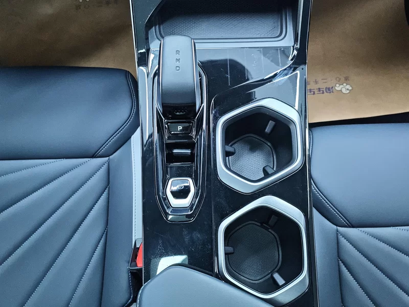 GEELY Boyue L 2024 #15 GEELY Boyue L 2024 imagen de coche #15