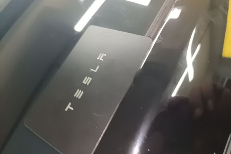 Tesla Model Y 2022 immagine di auto #9