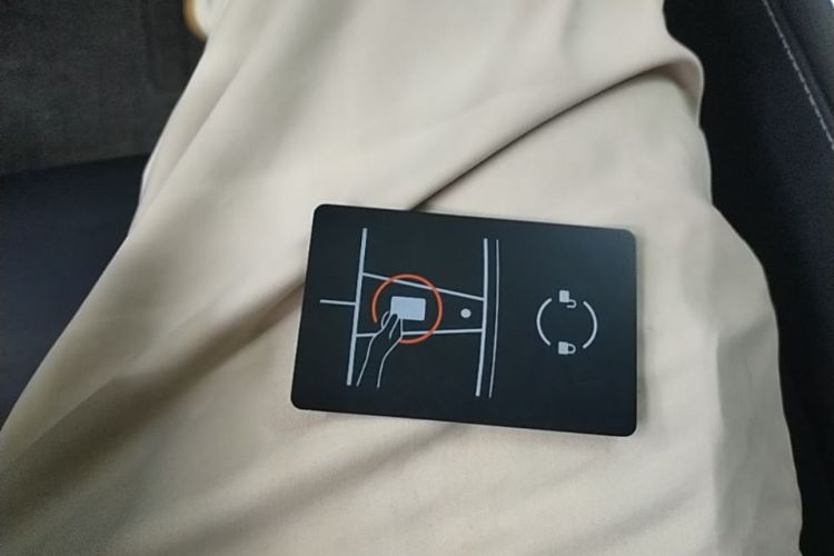 Tesla Model Y 2023 car image #14