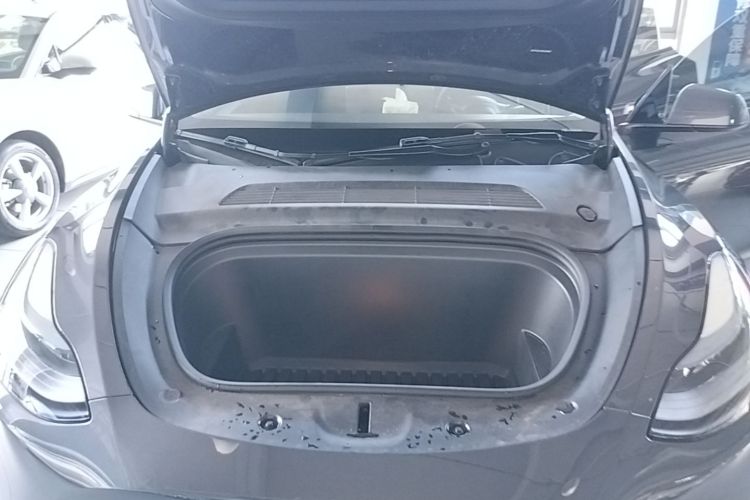 Tesla Model Y 2024 immagine di auto #20