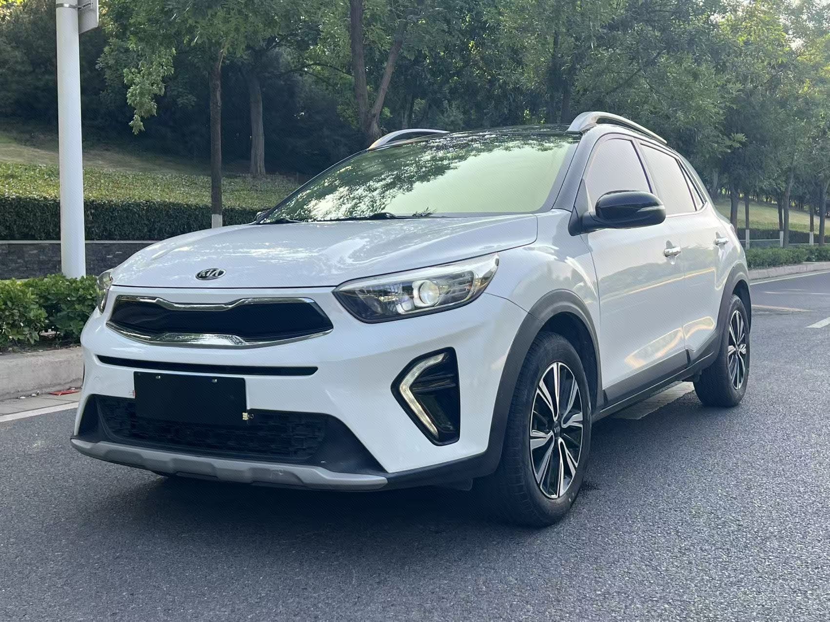 Kia KX1 2018 car image 