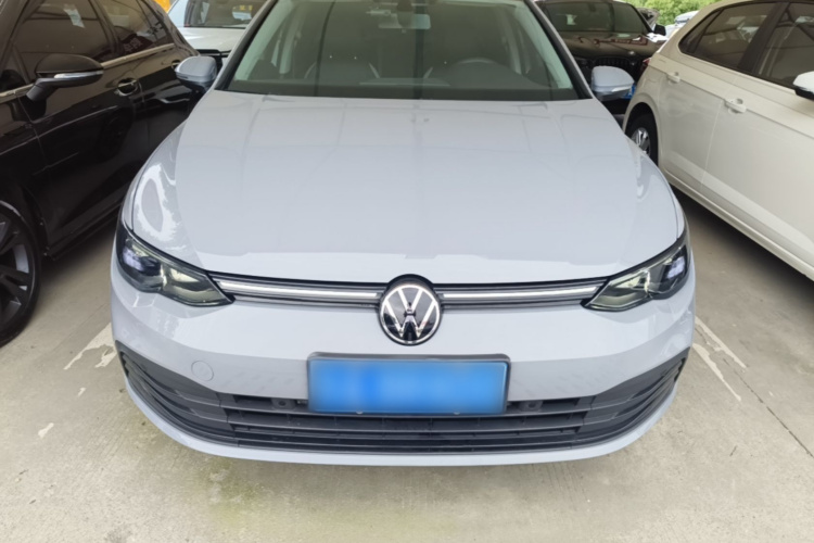 Volkswagen Golf 2024 car image #3