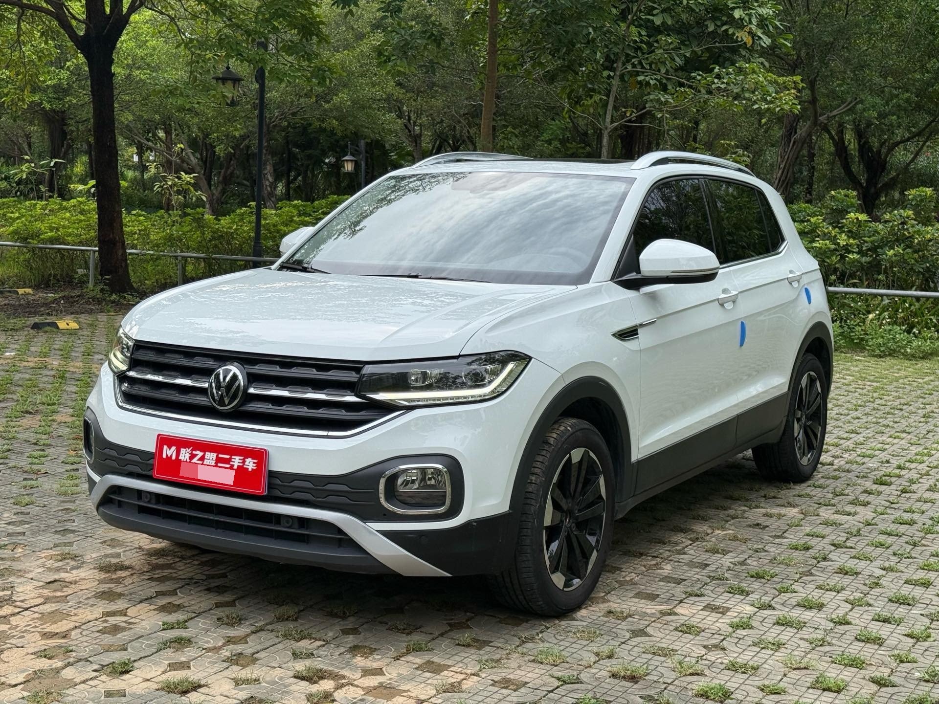 2023 immagine di auto 