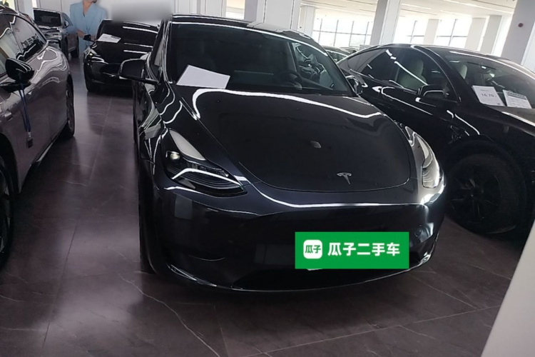 Tesla Model Y 2024 #3 Tesla Model Y 2024 car image #3