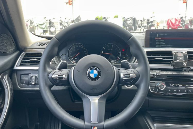 BMW 3 Series 2018 #15 BMW 3 Series 2018 car image #15